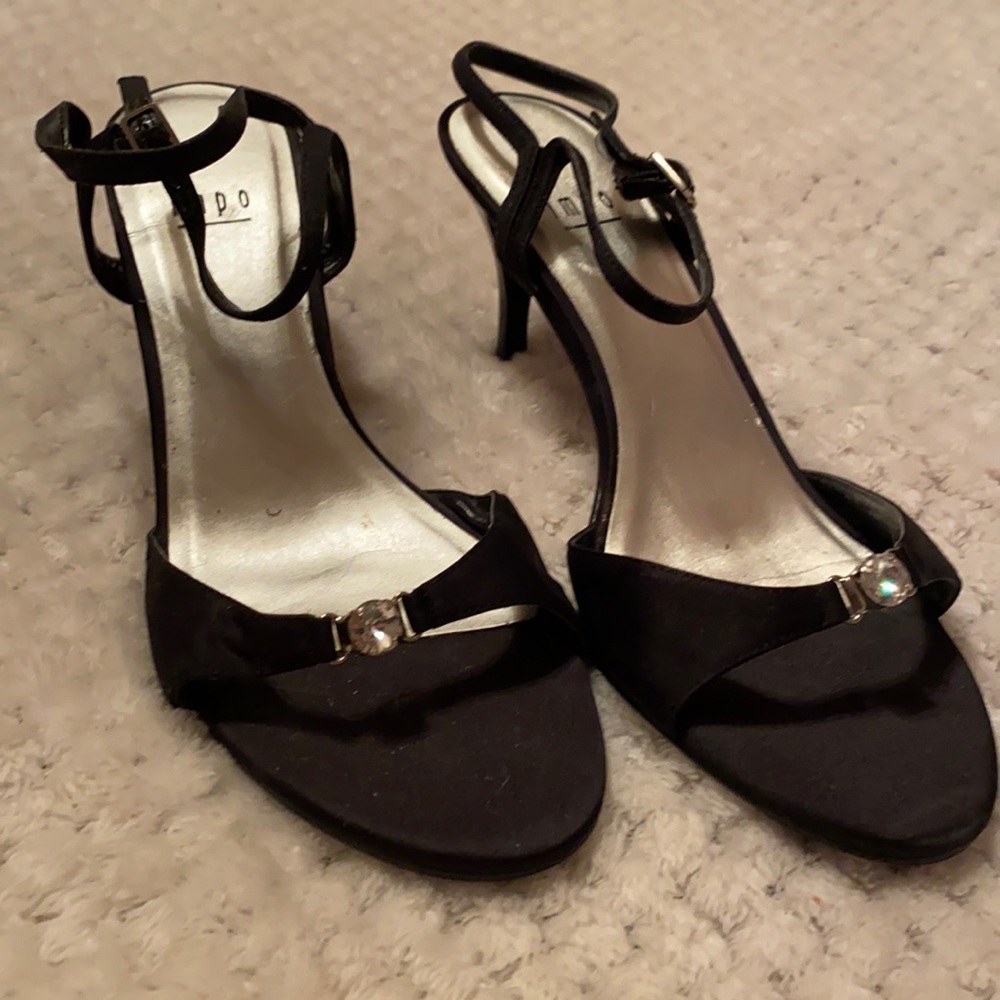 LMPO Heels Size 8B